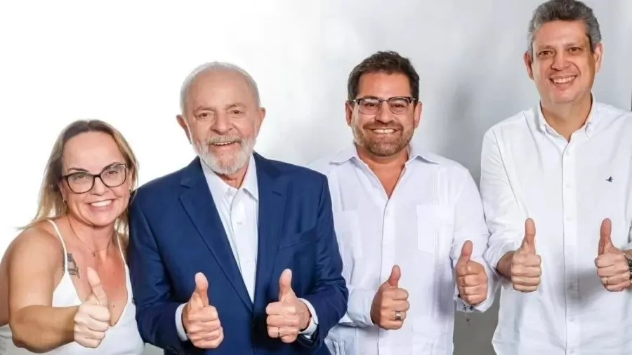 Lula ao lado de Danilo e Lurian