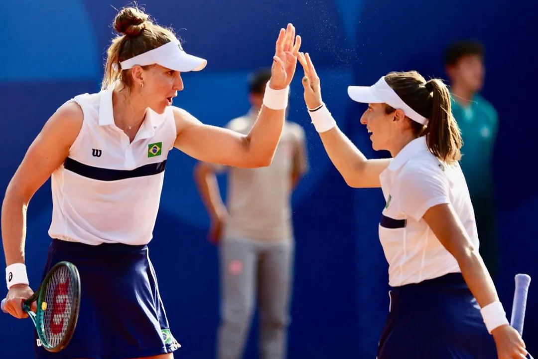 Beatriz Haddad e Luisa Stefani em Paris 2024