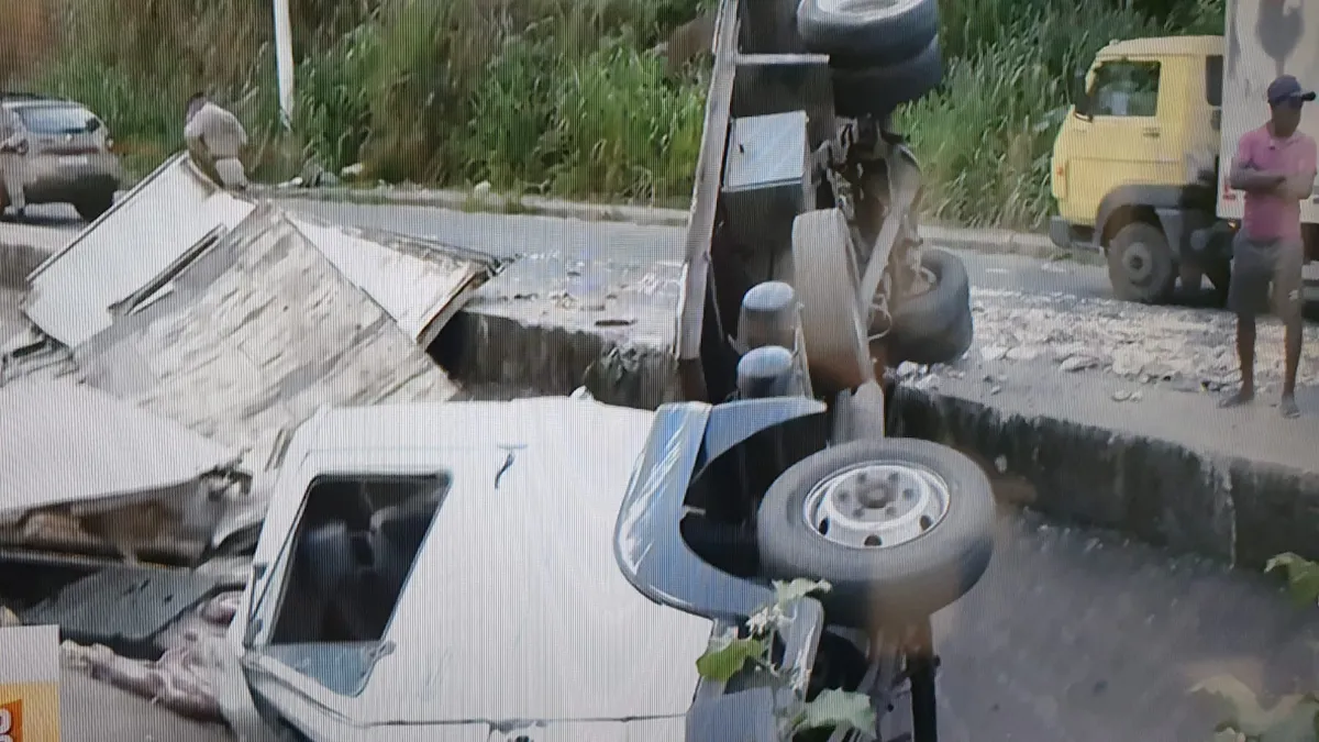 Imagem ilustrativa da imagem Grave acidente deixa trabalhador morto e dois feridos em Salvador