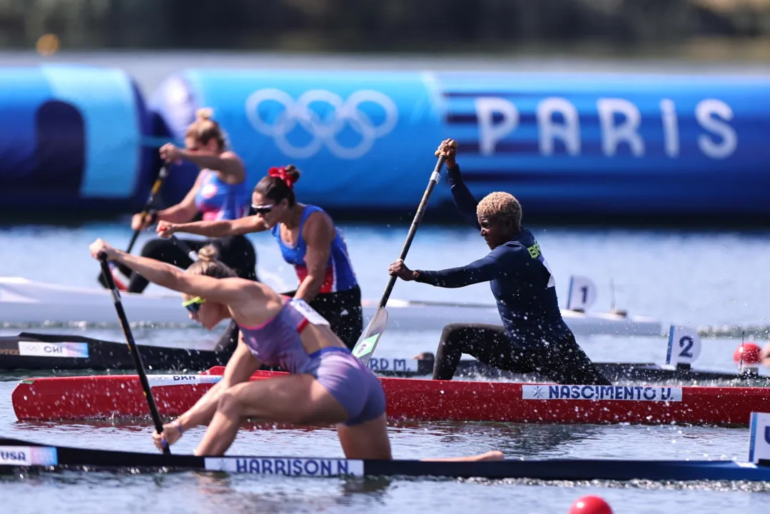 Valdenice durante semifinal da canoagem velocidade