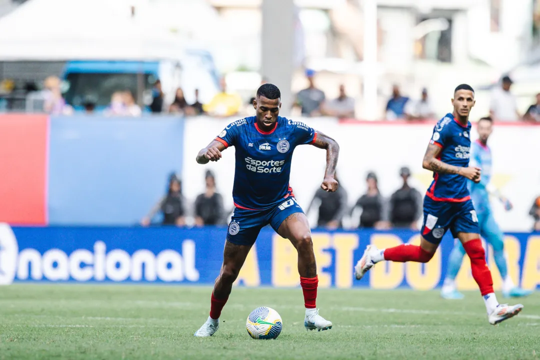 Jean Lucas e Juba no clássico contra o Vitória