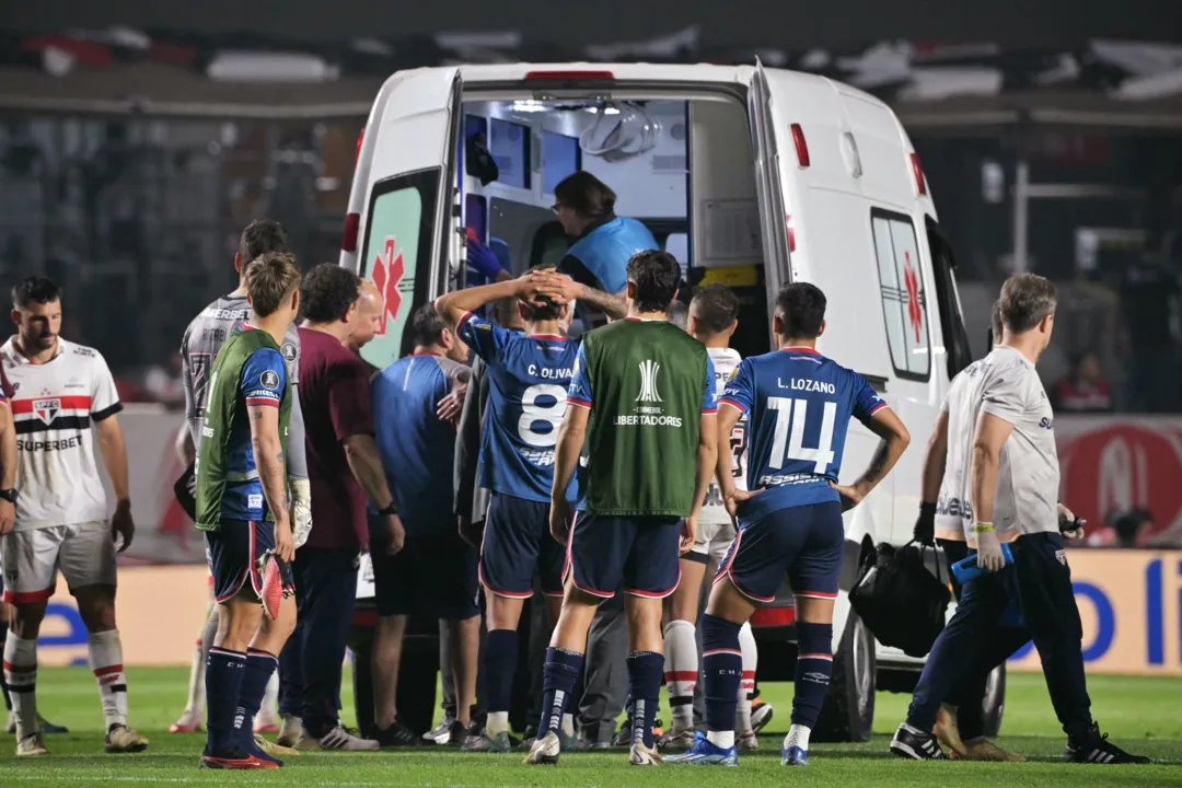 Juan Izquierdo tem 27 anos e passou mal aos 39 minutos do segundo tempo