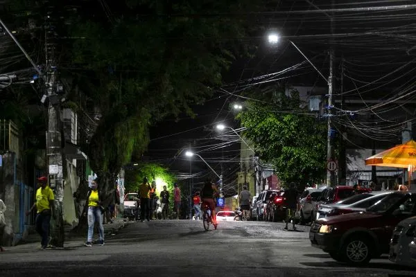 Imagem ilustrativa da imagem Vídeo: troca de tiros entre facções no Garcia assusta moradores