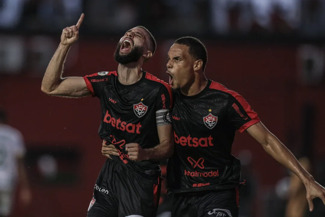 Wagner Leonardo comemora gol da vitória sobre o Cuiabá