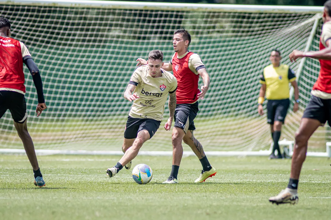 Vitória segue preparação para enfrentar o Atlético-GO