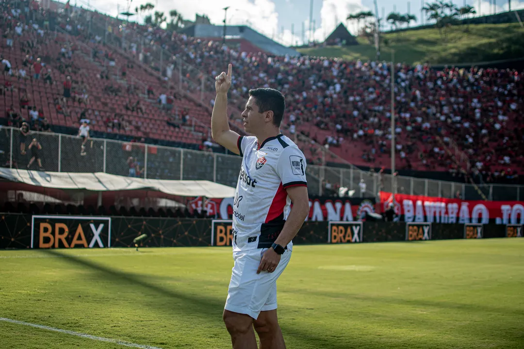 Osvaldo, atacante do Vitória