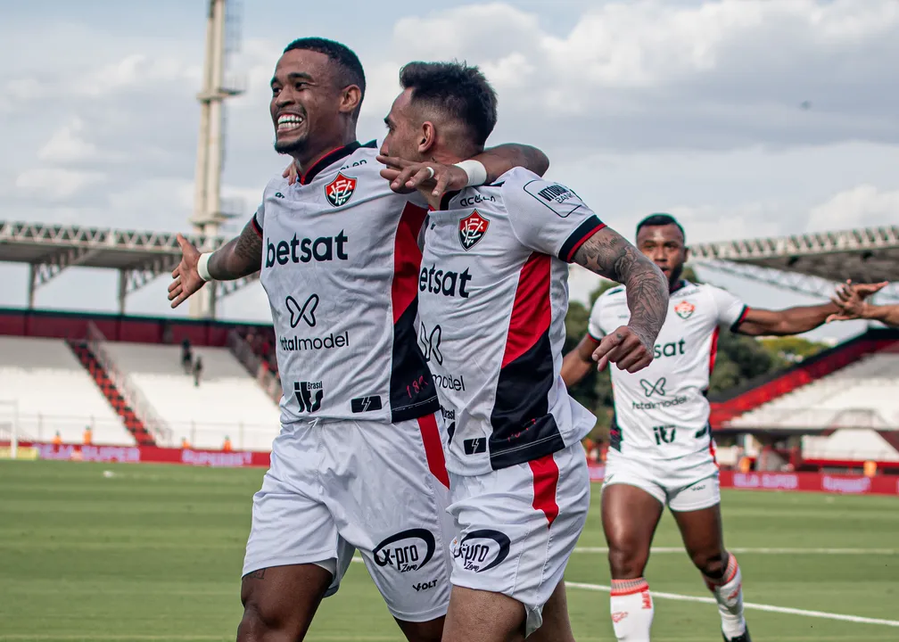 Jogadores do Vitória comemorando