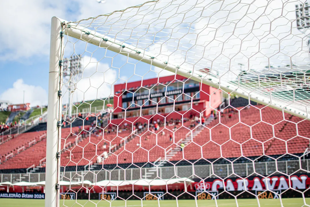 Barradão será o palco do confronto direto entre Vitória e Red Bull Bragantino pelo Brasileirão