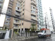 Previsão é de céu aberto ou parcialmente nublado

SALVAMAR E MARINHA FAZEM ALERTAM PARA BANHO E NAVEGAÇÃO NO MAR  NESTE PERÍODO DE CHUVA  
Visando o período mais intenso de chuva, a Salvamou fez um alerta aos banhistas que adoram um desafio e não dispensam uma ida à praia, mesmo diante das atuais condições. Nos últimos dias, os agentes da Salvamar relataram algumas ocorrências, e a Marinha do Brasil também registrou incidentes. 

Na foto:pessoas aproveitam o sol no porto da barra em salvador que saiu depois de tantos dias com chuvas fortes em Salvador. 

Foto:Denisse Salazar /AG. A TARDE
Data: 10/04/2024