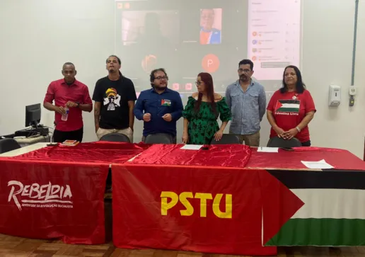 Victor Marinho (segundo, a partir da esquerda) foi confirmado como candidato do PSTU