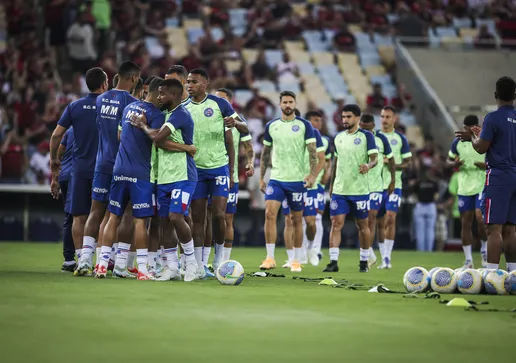 Rogério Ceni à beira do campo no duelo contra o Flamengo no Maracanã