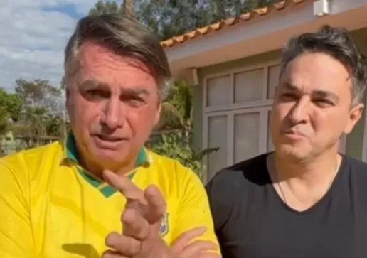 Dino afirmou que vai entrar com ação contra o filho de Jair Bolsonaro na próxima segunda-feira, 20