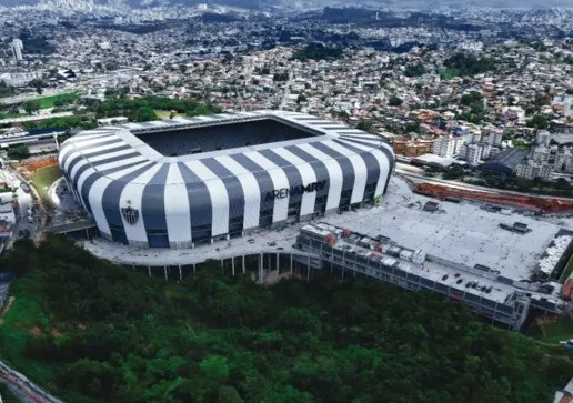 Craques brasileiros serão os números 7 e 11 da equipe merengue