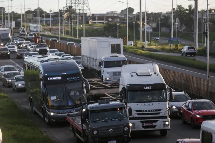 Imagem ilustrativa da imagem Sistema de ônibus tem plano revisto