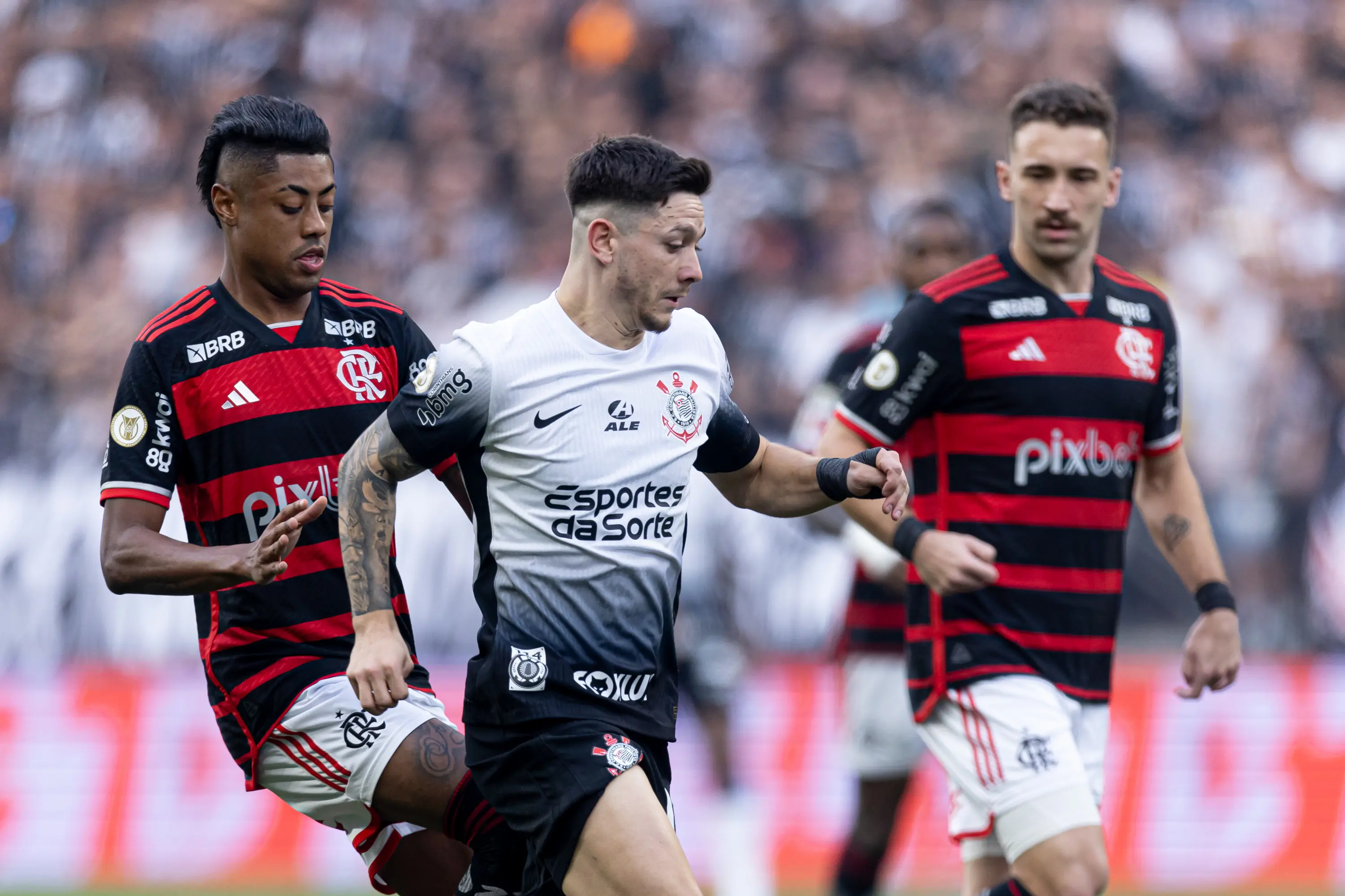Flamengo e Corinthians começam a definir vaga na final da Copa do Brasil