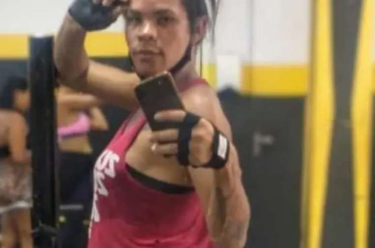 Transexual é morta a tiros em bar de Jequié