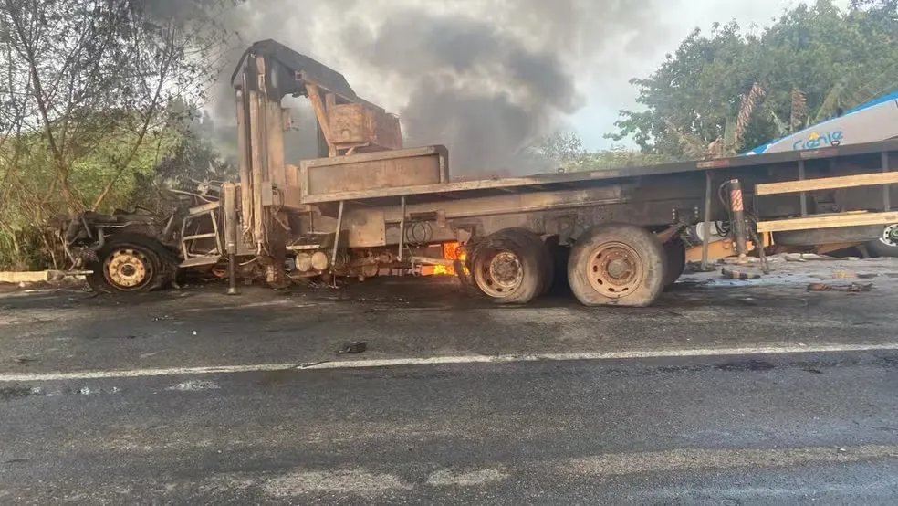 A colisão frontal ocorreu no Km 709