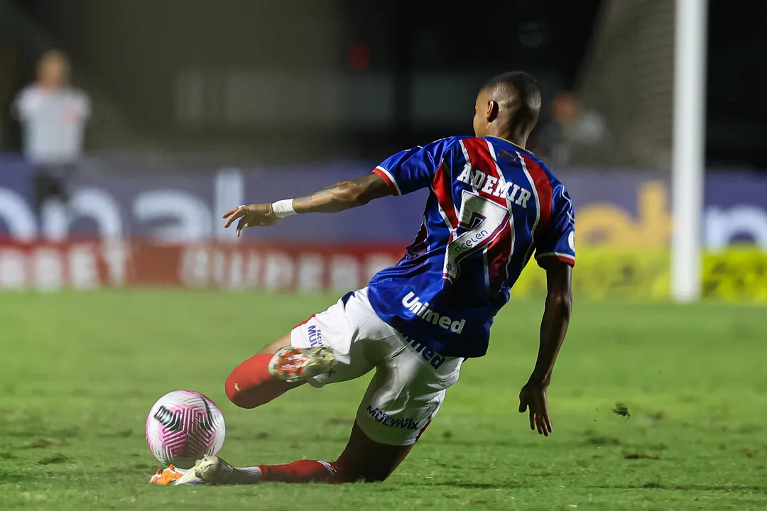 Ademir em campo diante do Vasco da Gama, em São Januário