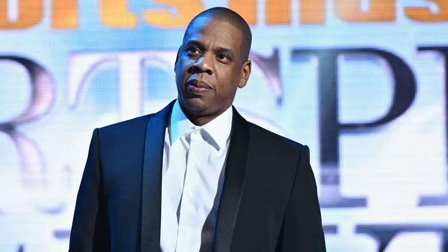 Jay-Z, rapper de 55 anos, é acusado de ter estuprado uma menina de 13 anos em 2000