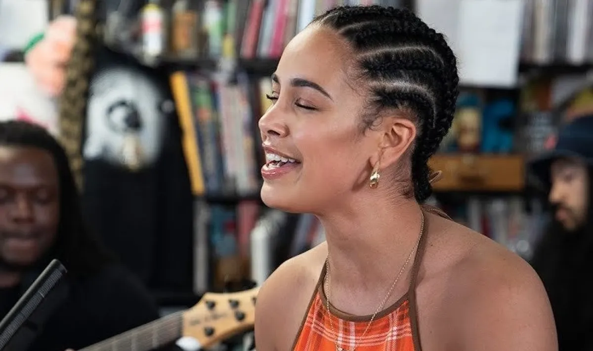 Jorja Alice Smith, 27 anos, é considerada um dos grandes nomes da nova geração do R&B britânico