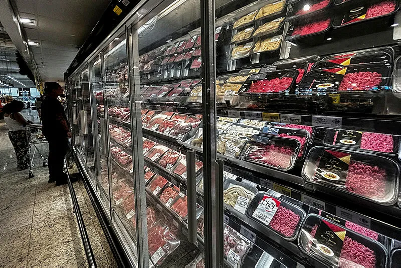 Seção de carne da loja do Carrefour, em São Paulo