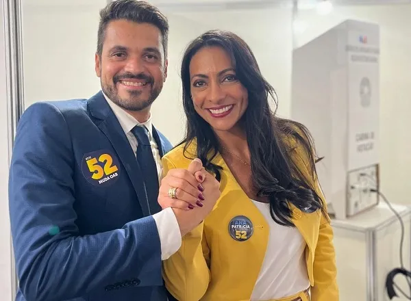 Candidata chegou ao posto próximo do fechamento das urnas