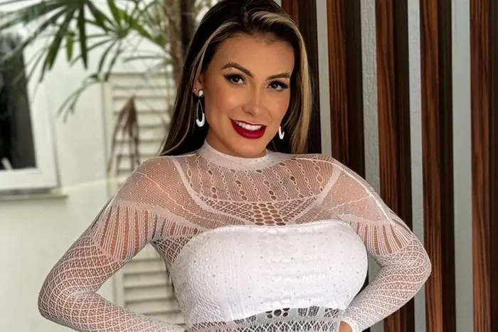 Estrela do pornô relembrou uma situação que viveu na infância