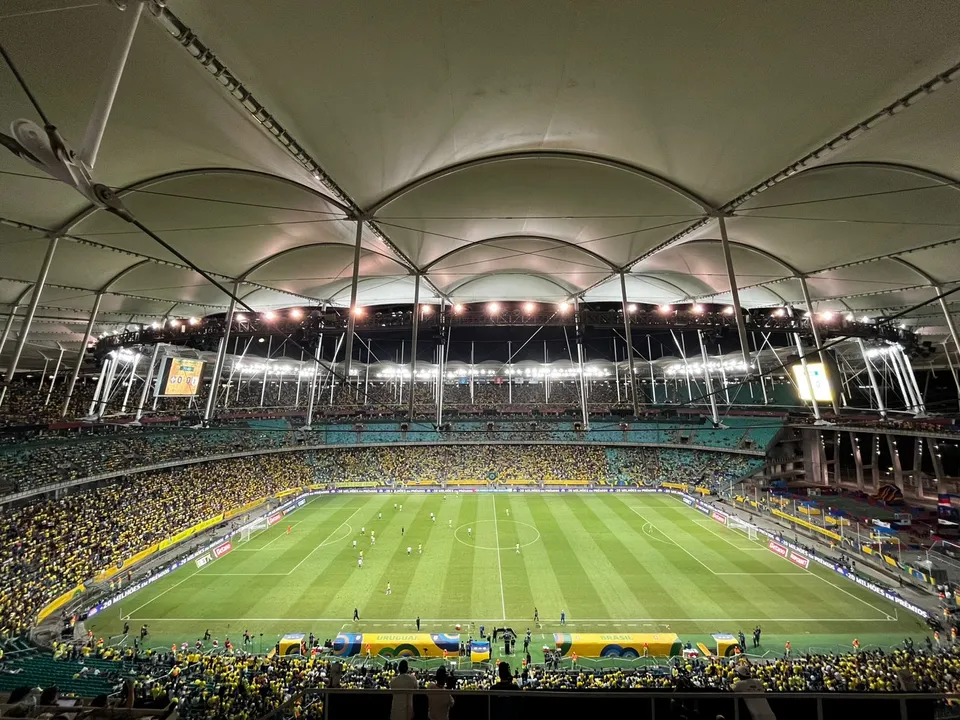 Setor intermediário da Arena Fonte Nova estava quase vazio no jogo entre Brasil x Uruguai