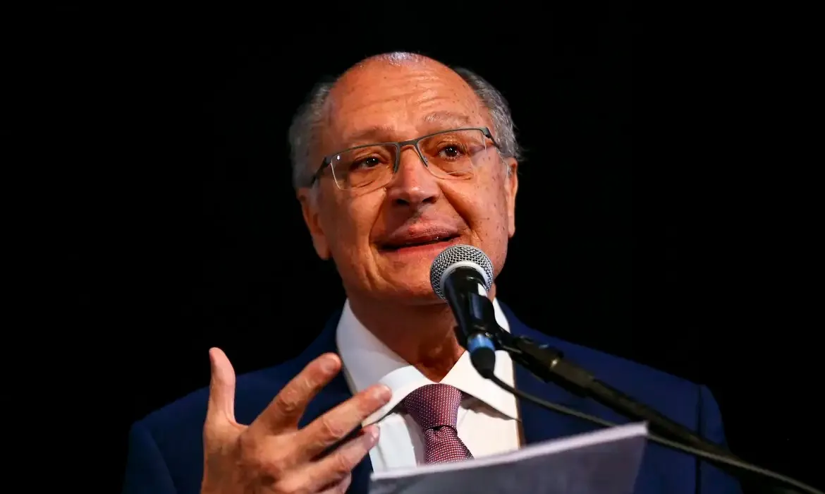 Vice-presidente Alckmin promete cumprimento do arcabouço fiscal