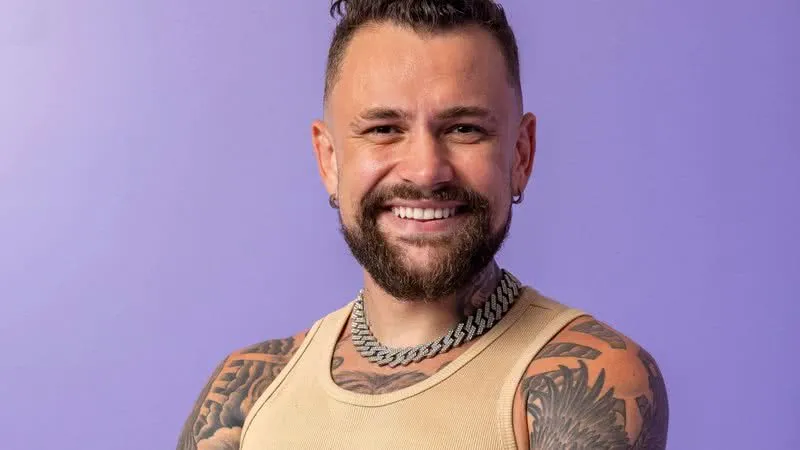 Vinícius Rodrigues ex-participante do 'BBB 24', decidiu explorar uma nova carreira na plataforma Privacy.