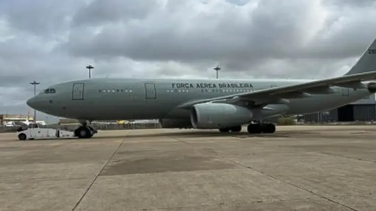 Avião pousou em São Paulo