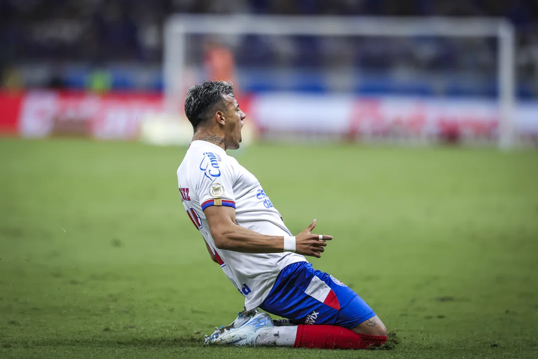 Lucho comemora gol de empate do Bahia