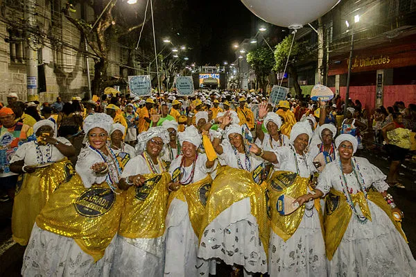 Desfile do bloco Alvorada