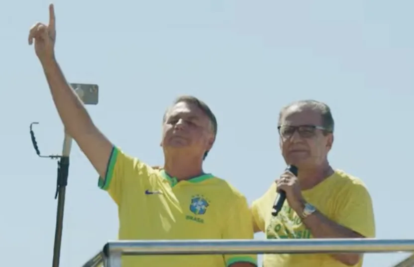 Imagem ilustrativa da imagem Bolsonaro minimiza críticas de Malafaia: Não tem gasolina, só tem água