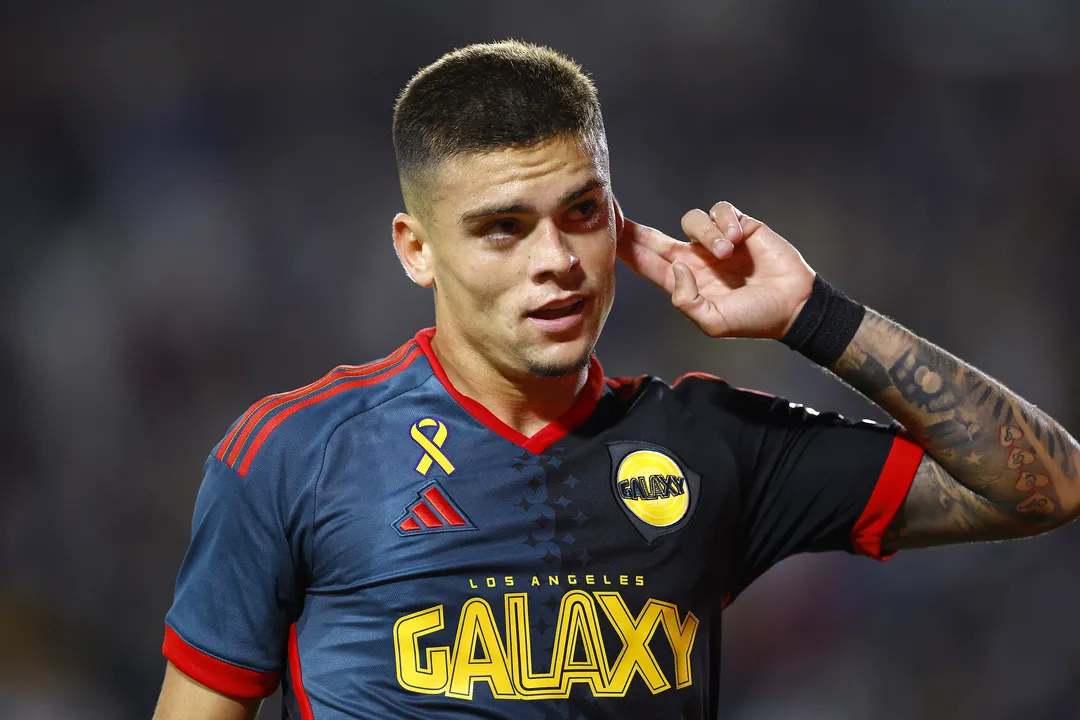 Gabriel Pec em partida com o LA Galaxy