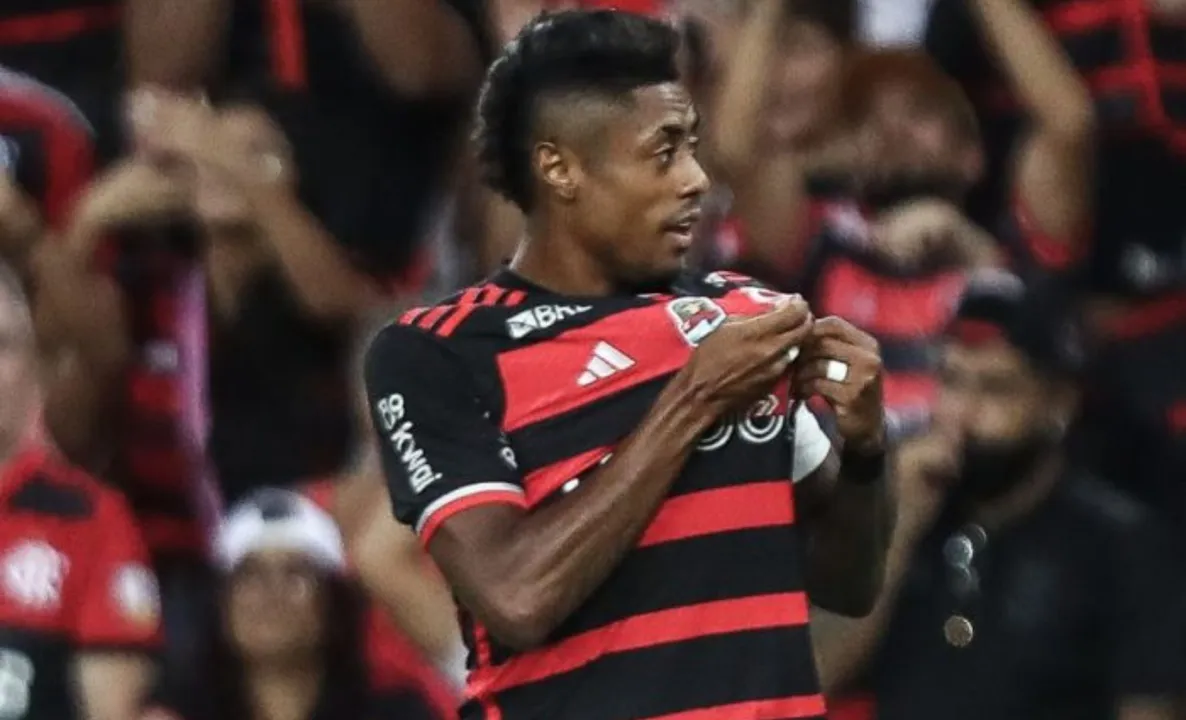 Bruno Henrique em campo pelo Flamengo