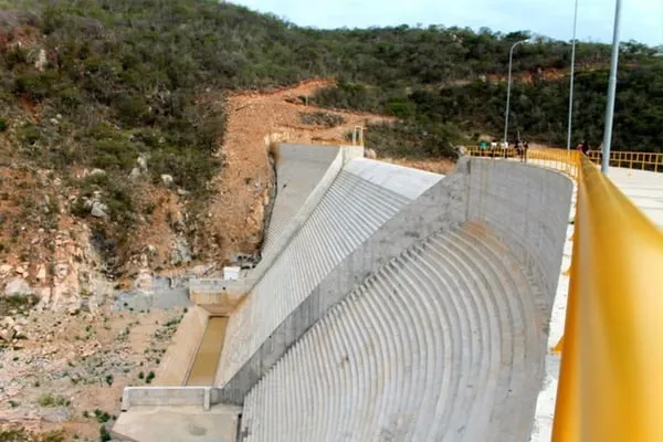 A obra foi realizada com recursos federais e estaduais.