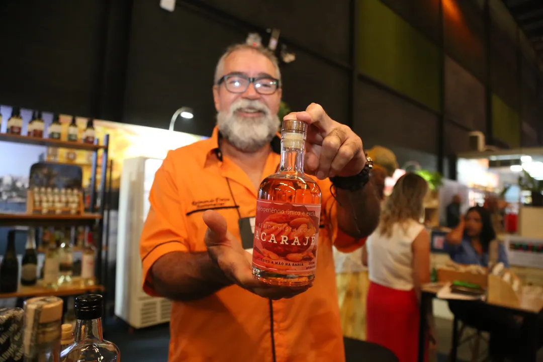 Raimundo Freire desenvolveu cachaça com sabor de acarajé