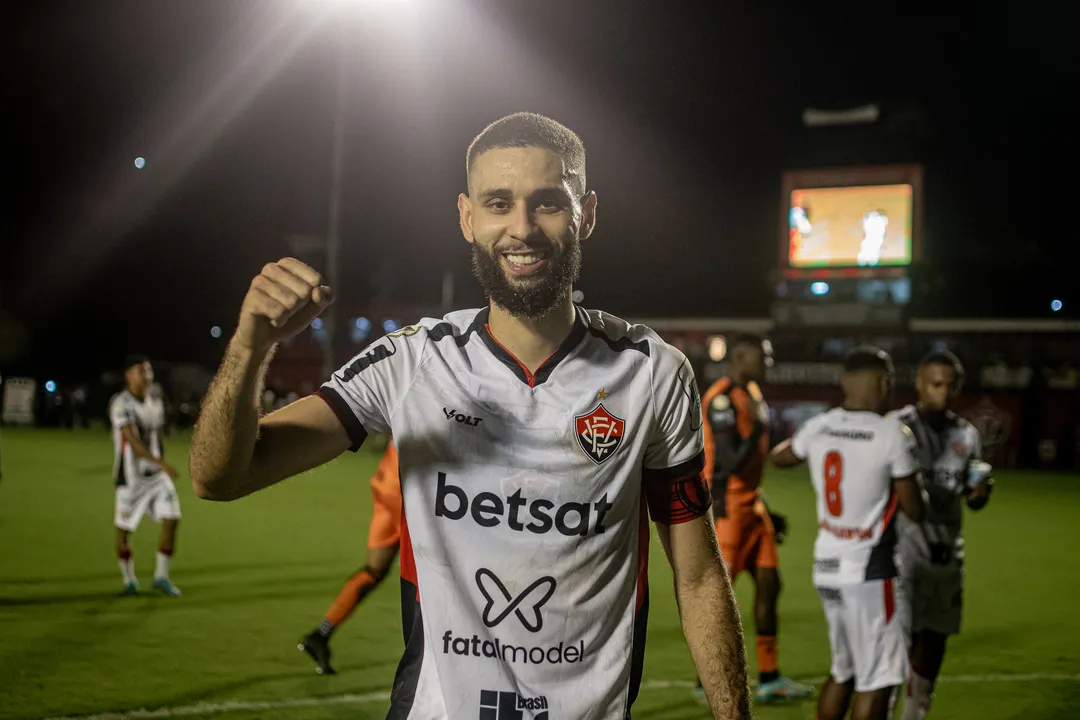 Wagner Leonardo em partida com a Vitória