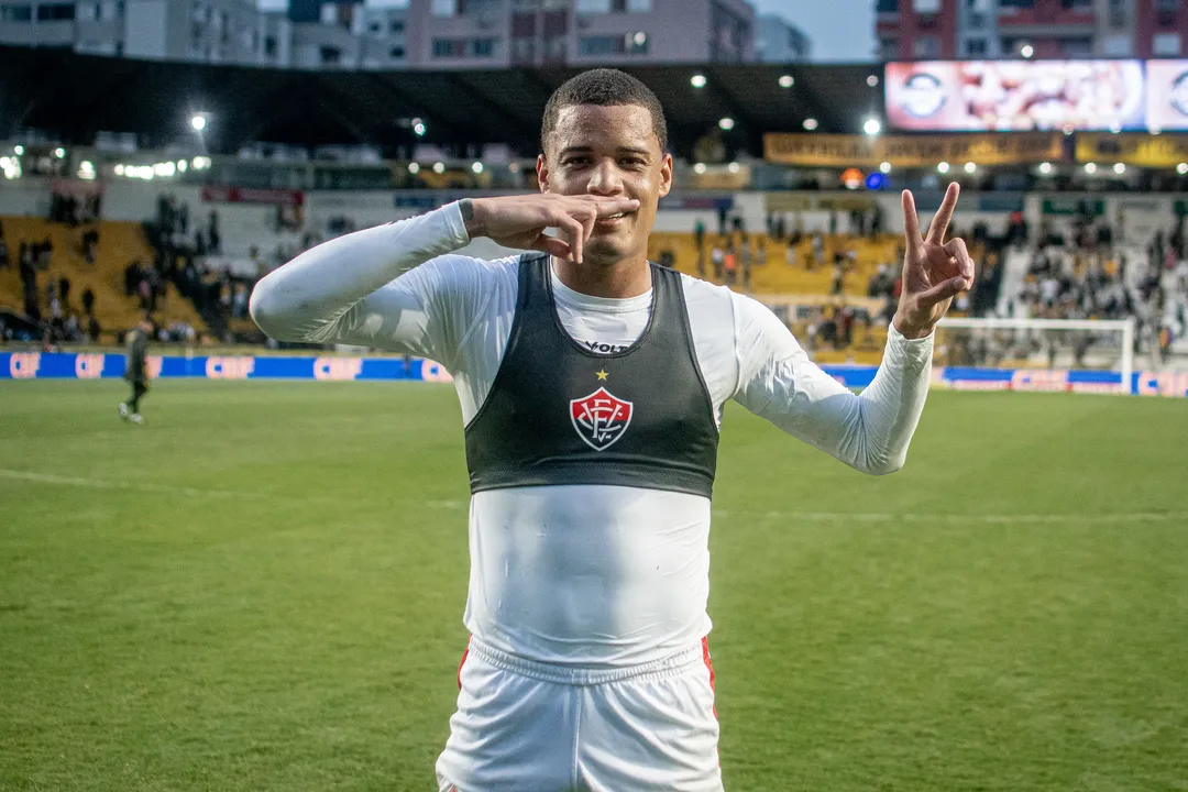 Alvo de críticas, Janderson marcou o gol que deu a vitória ao Leão diante do Criciúma em SC