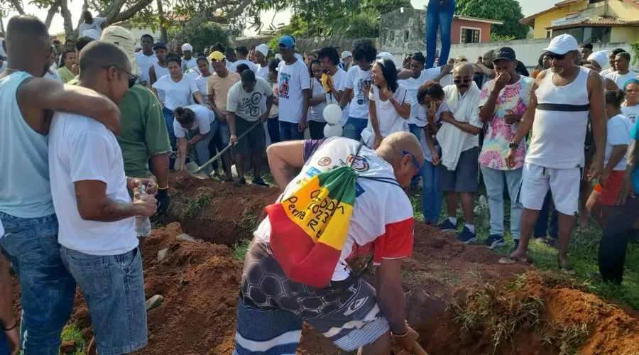 Enterro dos músicos aconteceu na tarde desta quarta-feira, 09.