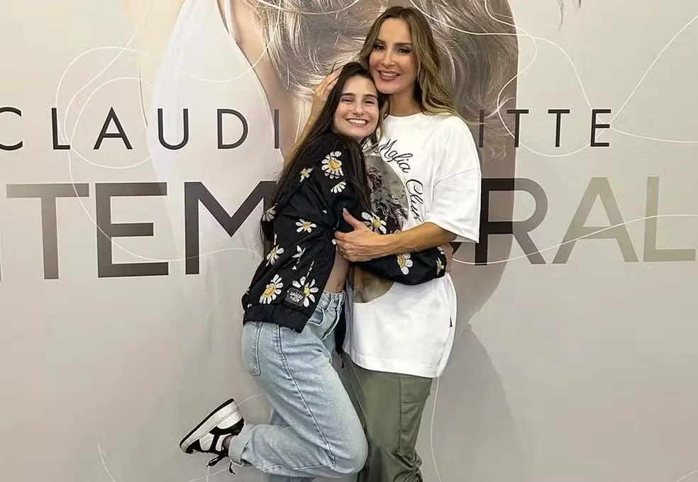 Isabella Oliveira e Claudia Leitte