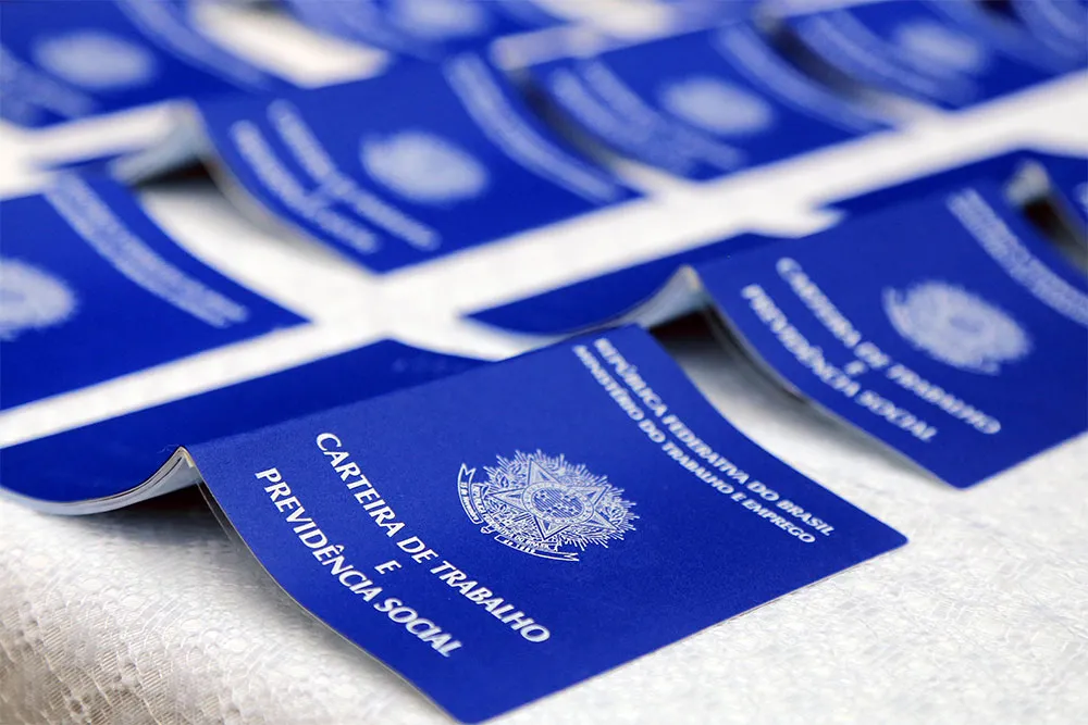Programa "Partiu Estágio" oferce mais de 5 mil vagas de estágio