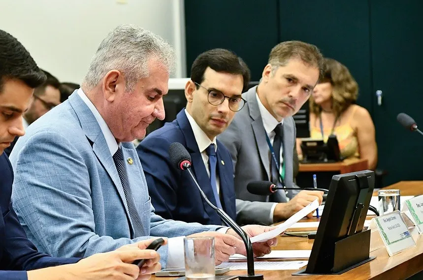 CMO aprovou o relatório preliminar do senador Angelo Coronel (PSD-BA) ao projeto de lei orçamentária