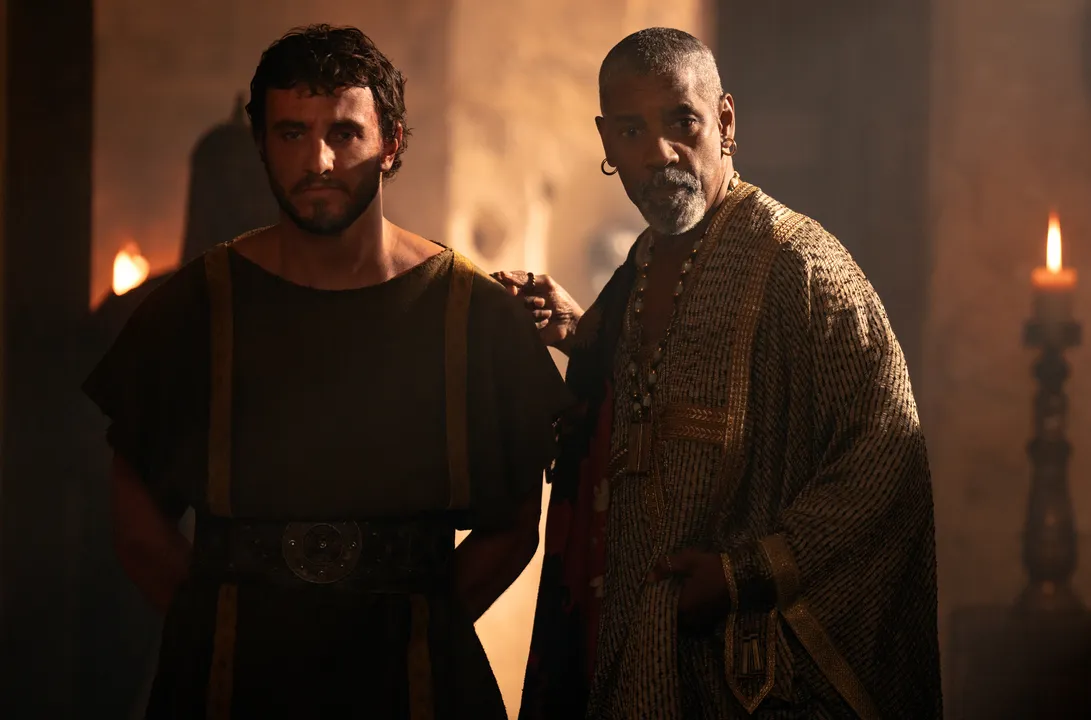 Denzel Washington e Ridley Scott em ‘Gladiador 2’