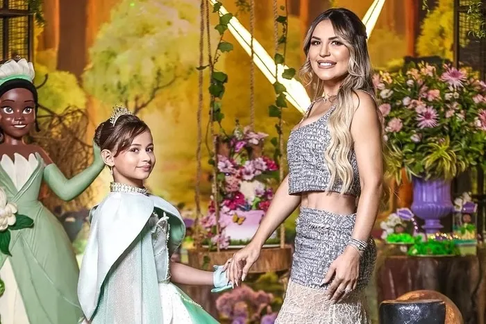 Deolane Bezerra e a filha, Valentina