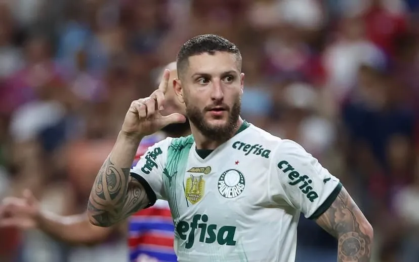 Zé Rafael, meia do Palmeiras, é alvo de Bahia, Santos e outros clubes