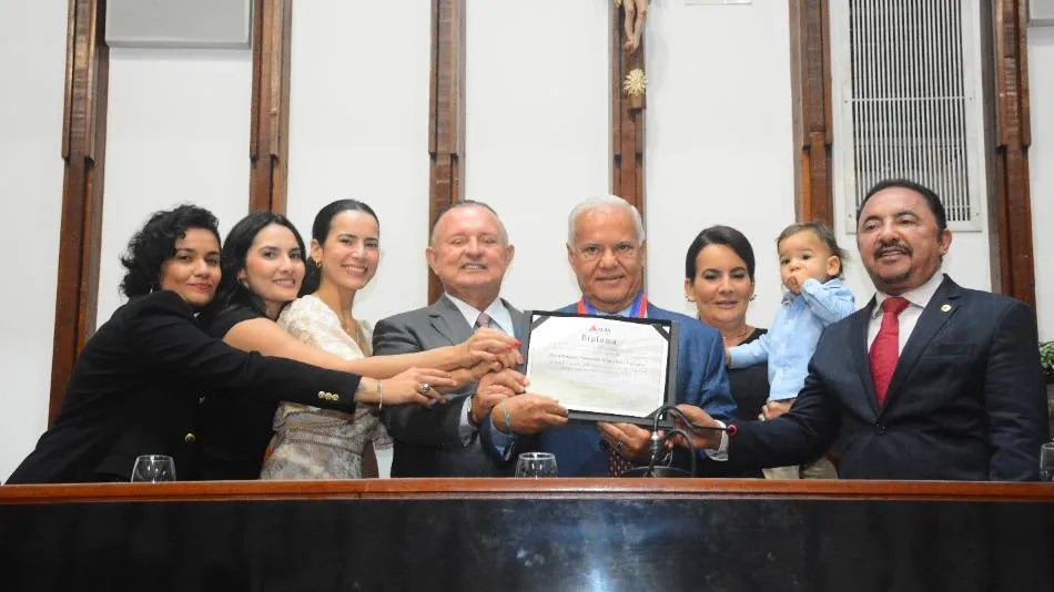 Sessão solene reuniu diversas autoridades da política e do Judiciário baiano