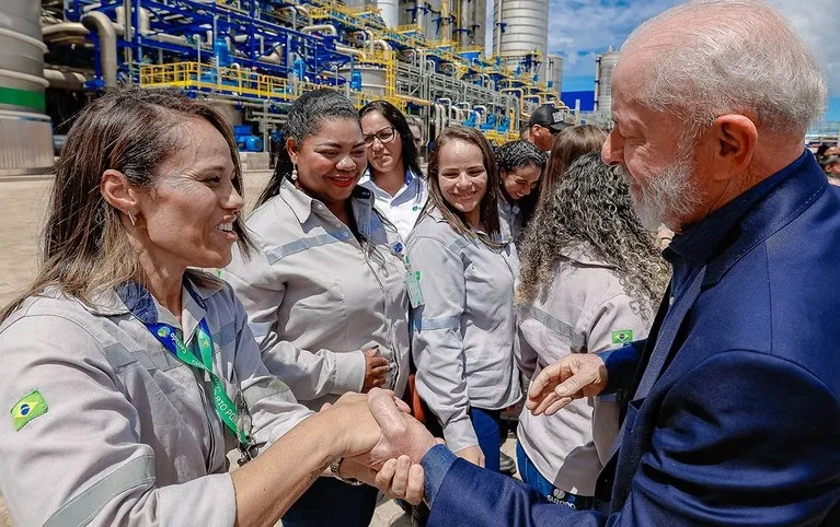 Lula em cerimônia de inauguração da fábrica de celulose da Suzano