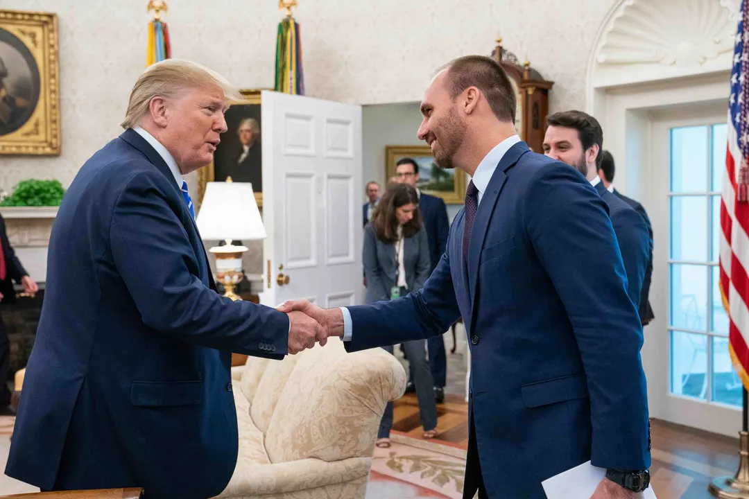 Eduardo Bolsonaro e Donald Trump, de quem é aliado